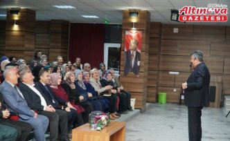 Yazar Alişan Kapaklıkaya Osmancık'ta seminer verdi