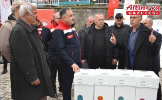 Artvin'de arıcılara ana arı üretim seti desteği verildi