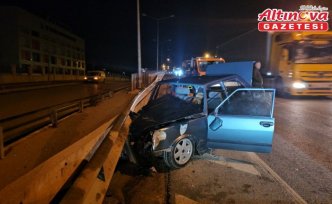 Çorum’da çelik bariyere çarpan otomobilin sürücüsü yaralandı