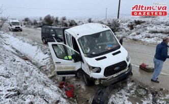 Kastamonu'da şarampole düşen kamyonetteki 7 kişi yaralandı