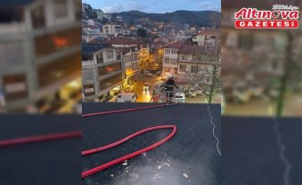 Tokat'ta çıkan çatı yangını söndürüldü