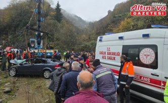 Vefat eden annesi için mezar yeri bakmaya giderken yeğeniyle trafik kazasında öldü