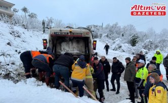 Bartın'da çöp kamyonu ile toprak yığını arasına sıkışan temizlik işçisi yaralandı