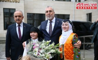 Çalışma ve Sosyal Güvenlik Bakanı Işıkhan, Ordu'da TOKİ kura çekilişinde konuştu: