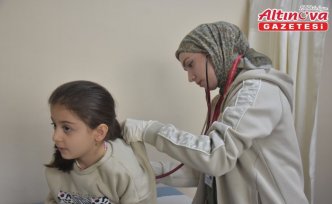 Hemşire anne ile doktor kızı aynı hastanede mesai arkadaşı oldu