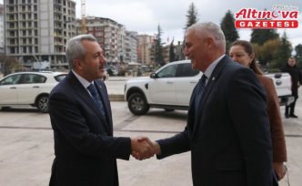 KKTC Ekonomi ve Enerji Bakanı Amcaoğlu, Rize Valisi Baydaş'ı ziyaret etti