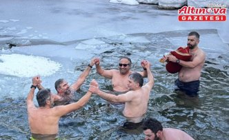 Rize'de “10. Kış Yüzme Şenliği“ yapıldı