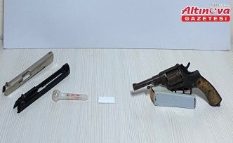 Samsun'da iş yerinde uyuşturucu ve silah bulundu, 5 şüpheli gözaltına alındı