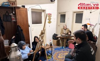 Tokat Belediyesi evde bakım hizmetinde resim dersi ve canlı müzik dinletisi de sunuyor