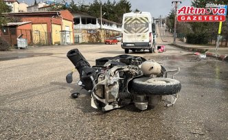 Karabük'te minibüsle çarpışan motosikletin sürücüsü öldü
