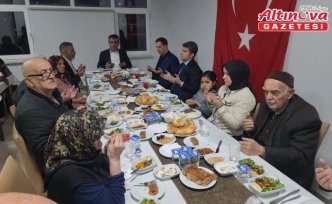 Amasya Valisi Bakan huzurevi sakinleriyle iftarda buluştu