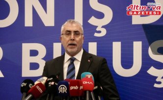 Çalışma ve Sosyal Güvenlik Bakanı Işıkhan, Trabzon'da iş insanlarıyla iftarda bir araya geldi: