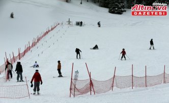 Yurduntepe Kayak Merkezi'nde hafta sonu yoğunluğu sürüyor