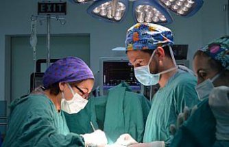 Trabzon'da prematüre doğan bebeğe kasık fıtığı ameliyatı yapıldı