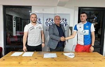 Gölyakaspor 13 futbolcuyla sözleşme imzaladı