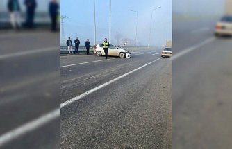 Alaçam'da otomobil ile kamyon çarpıştı, 1 kişi hafif yaralandı