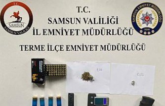 Samsun'da bir evde ruhsatsız silah ve uyuşturucu ele geçirildi