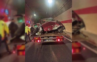 Gümüşhane'de tünelde duvara çarpan otomobilin sürücüsü öldü