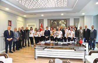 Hentbol Kadınlar 1. Lig'de şampiyon olan Ortahisar Belediyesi takımı Trabzon'a geldi