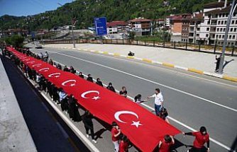 Güneysu'da bayrak yürüyüşü düzenlendi