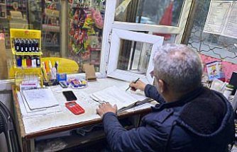 Çorum'da mahalle bakkalındaki 250 bin liralık borç hayırsever çift tarafından ödendi