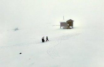 Düzce'nin 1830 rakımlı Kardüz Yaylası'na kar yağdı