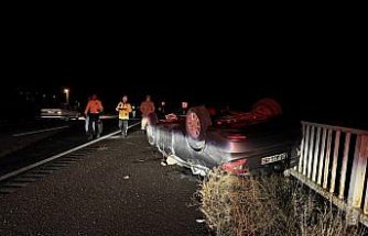 Gümüşhane'de otomobilin devrilmesi sonucu 5 kişi yaralandı