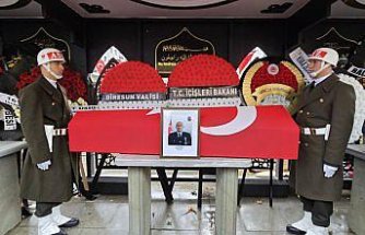 Kalp krizi geçirerek yaşamını yitiren Uzman Çavuş Ayvaz'ın cenazesi defnedildi