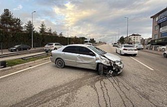 Karabük'te 2 otomobilin çarpıştığı kazada 1 kişi yaralandı
