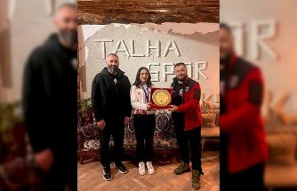 Kastamonu Kamp ve Off-Road Kulübünden kick boksta dünya şampiyonu milli sporcuya ziyaret