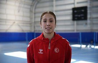 Milli badmintoncu Özge'nin hedefi Türkiye'ye yeni madalyalar kazandırmak