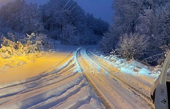 Salıpazarı'nda karla mücadele çalışmaları başladı