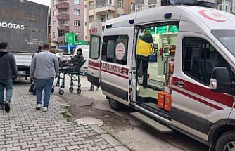Sinop'ta kamyonetle çarpışan motosikletin sürücüsü yaralandı