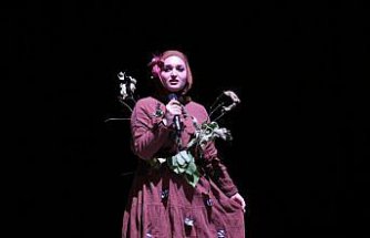 Trabzon'da üniversite öğrencileri şiir okudu