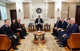 Yenice ıhlamur balının AB coğrafi işaret tescil belgesi Karabük Valisi Yavuz'a verildi