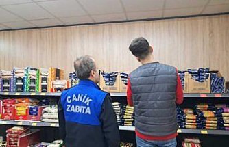 Canik Belediyesi Zabıta Müdürlüğü ekiplerinden zincir marketlere denetim