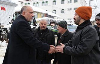 Canik'te karla mücadele çalışmaları sürüyor