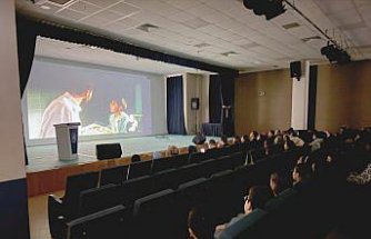 Çorum’da görme engelliler için sesli film gösterimi gerçekleştirildi