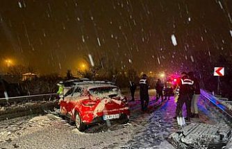 Düzce'de iki otomobilin çarpıştığı kazada 7 kişi yaralandı