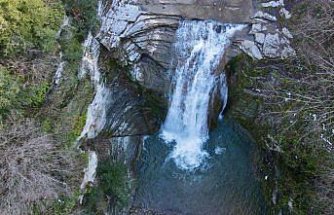 Gölalan Şelalesi kışın da ziyaretçi ağırlıyor