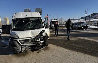 Kastamonu'da otomobil ile panelvan çarpıştı, 1 kişi yaralandı