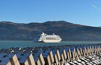 Rusya'dan Amasra'ya gelen yolcu gemisine rüzgar engeli