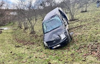 Samsun'da fındık bahçesine yuvarlanan araçtaki 1 kişi öldü, 2 kişi yaralandı
