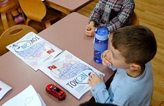 TOGÜ çocuklara 5 bin boyama kitabı hediye etti