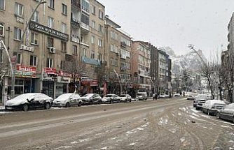 Tokat-Sivas kara yolunda kar etkili oluyor