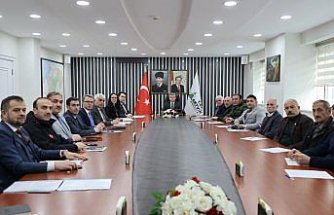 Artvin Valisi Ergün, muhtarlarla bir araya geldi