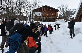 Artvin'in karla kaplı Maden köyü fotoğraf tutkunlarını ağırladı