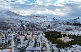 Bayburt'ta kar yağışı etkili oldu