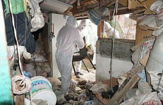 Çorum'da bir evden 4 kamyon çöp çıkarıldı