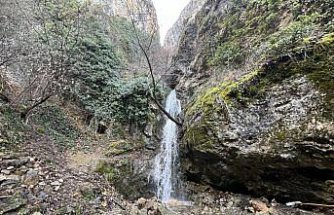Çorum'da Laçin Sudüşen Şelalesi yağışların ardından yeniden akmaya başladı